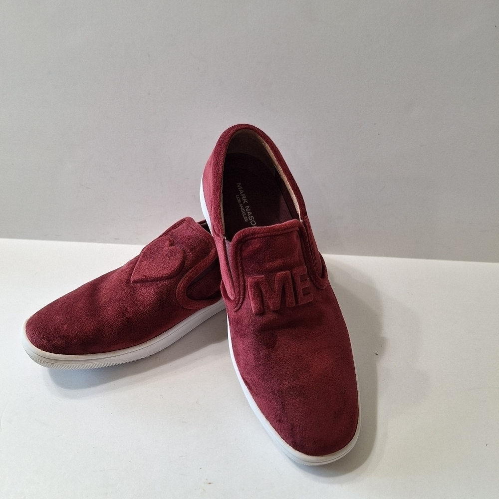 Mark Nason Burgundy Preppy Valentines Velvet Slip-On Heart Me Sneakers Size 8.5